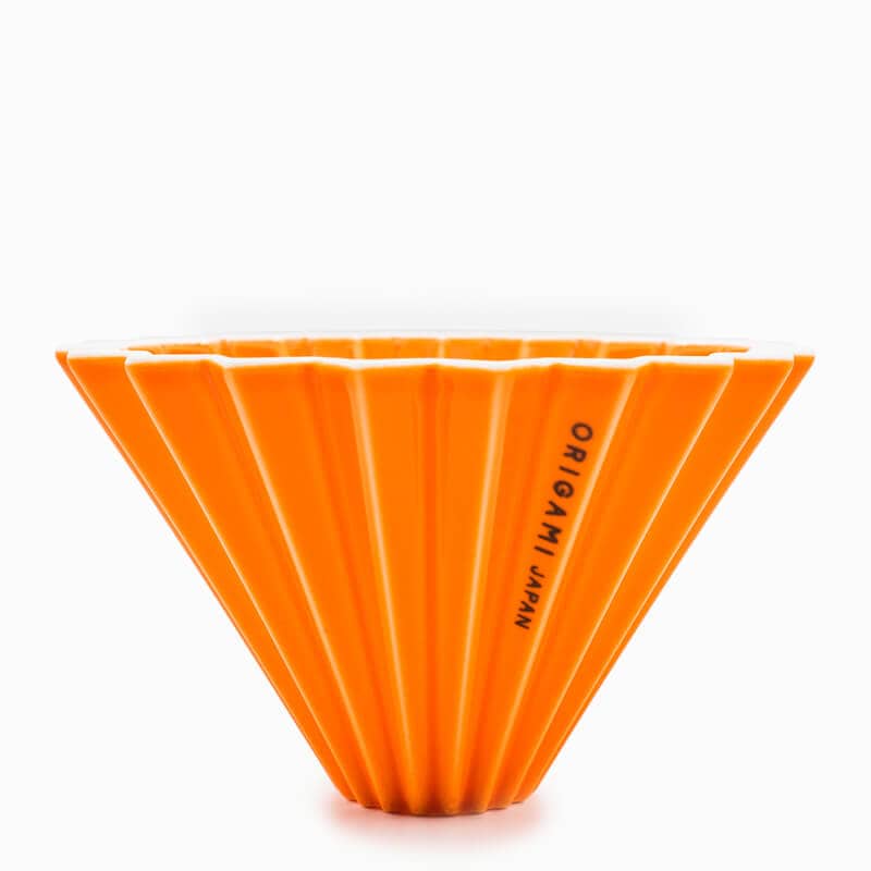 Der Origami Dripper aus Keramik in verschiedenen Farben ist kompatibel mit Hario und Kalita Filterpapier