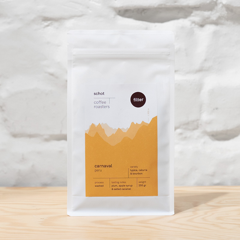 Eine Packung Specialty Kaffee Bohnen von Schot Roastery